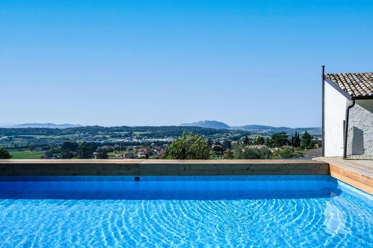 Bed & Breakfast Agriturismo Maison 1933 Caprino Veronese Italy