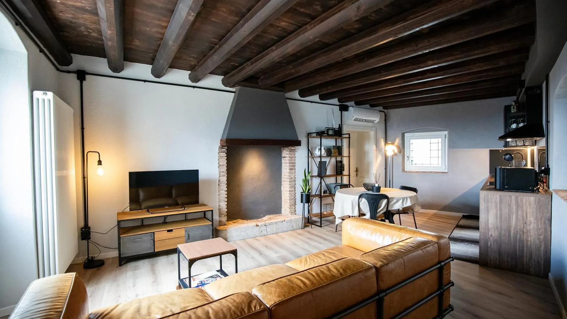 Bed & Breakfast Agriturismo Maison 1933 Caprino Veronese